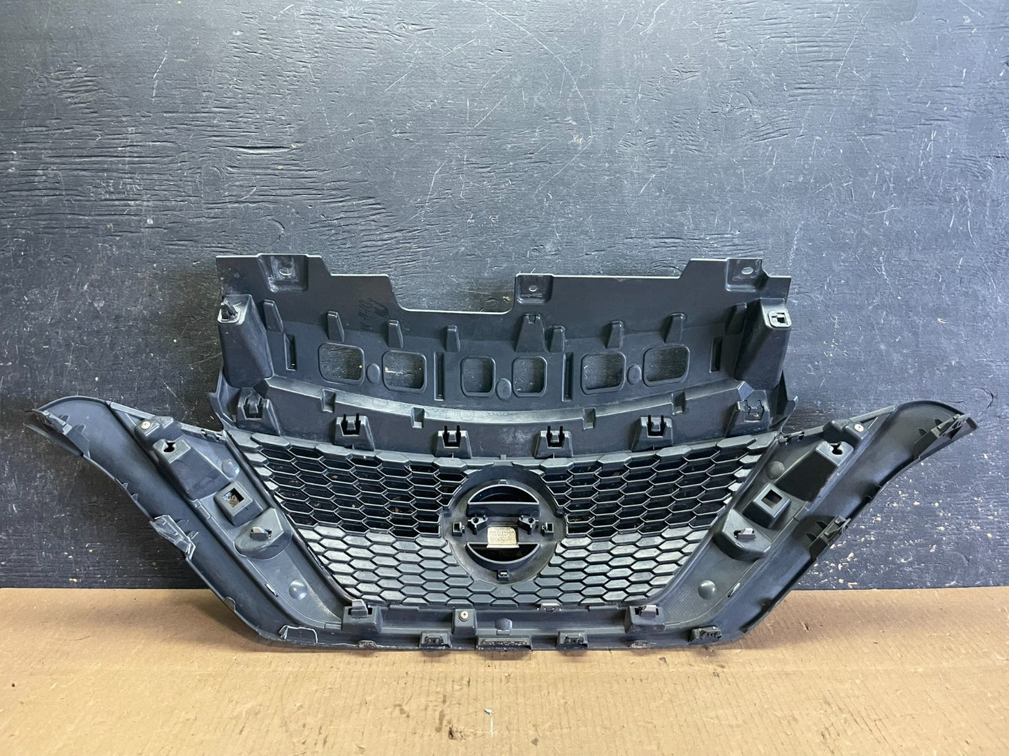 2014 - 2019 Nissan Versa Note Hatchback Front Upper Grill Grille Oem  aa5871 DG6