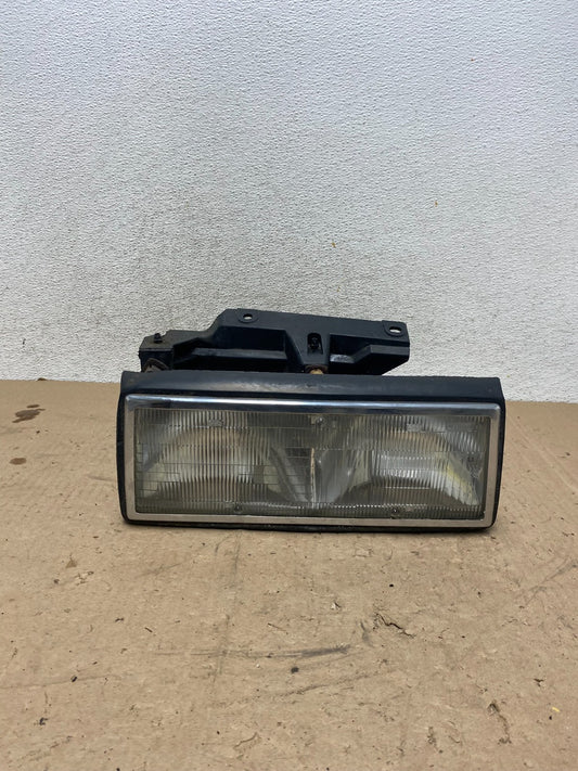 1991 to 1993 Cadillac Deville Fleetwood Right Side Headlight AG54560