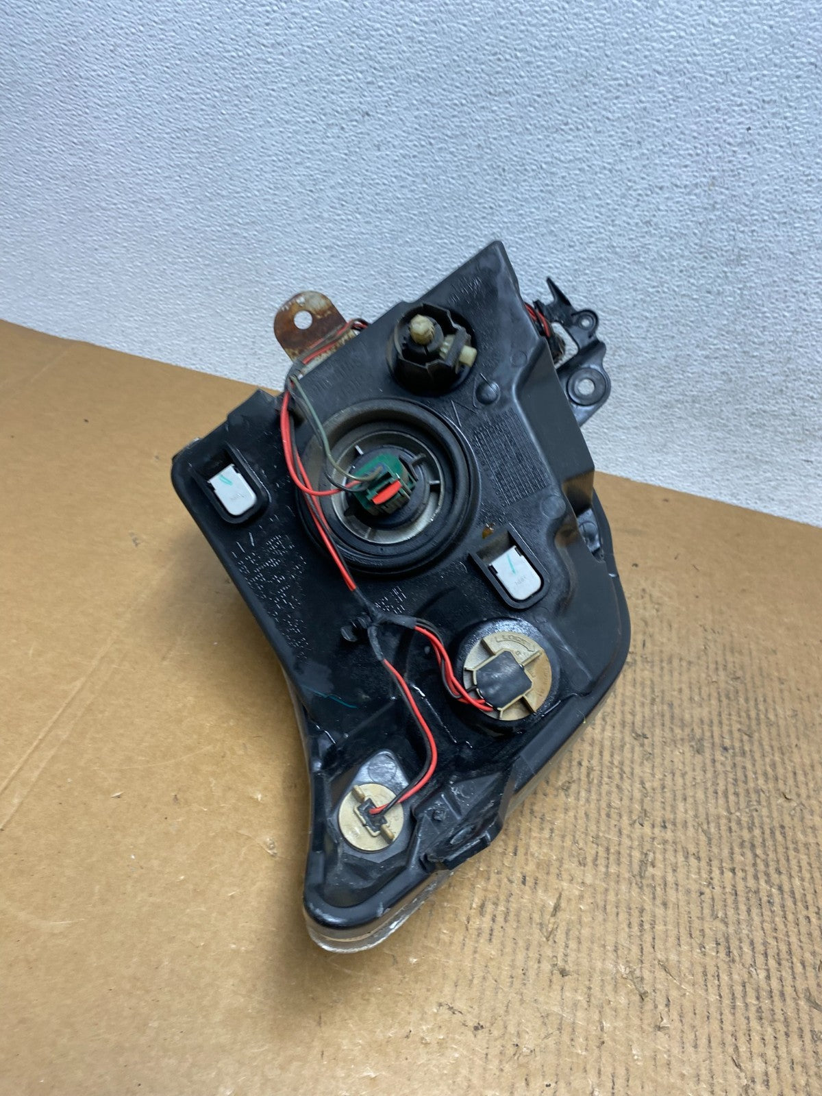 2010 2011 2012 Nissan Sentra Halogen Right Passenger Black Headlight AE1233 DW6