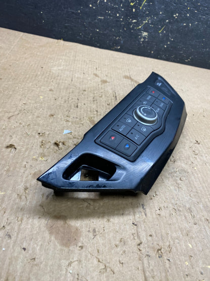 2013 to 2018 Nissan Pathfinder Radio Audio Climate Control OEM z4496 DG1