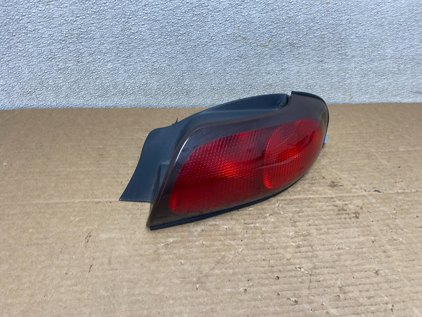 1996 to 1997 Ford Taurus Right Passenger Side Tail Light Oem Z2635 DW2