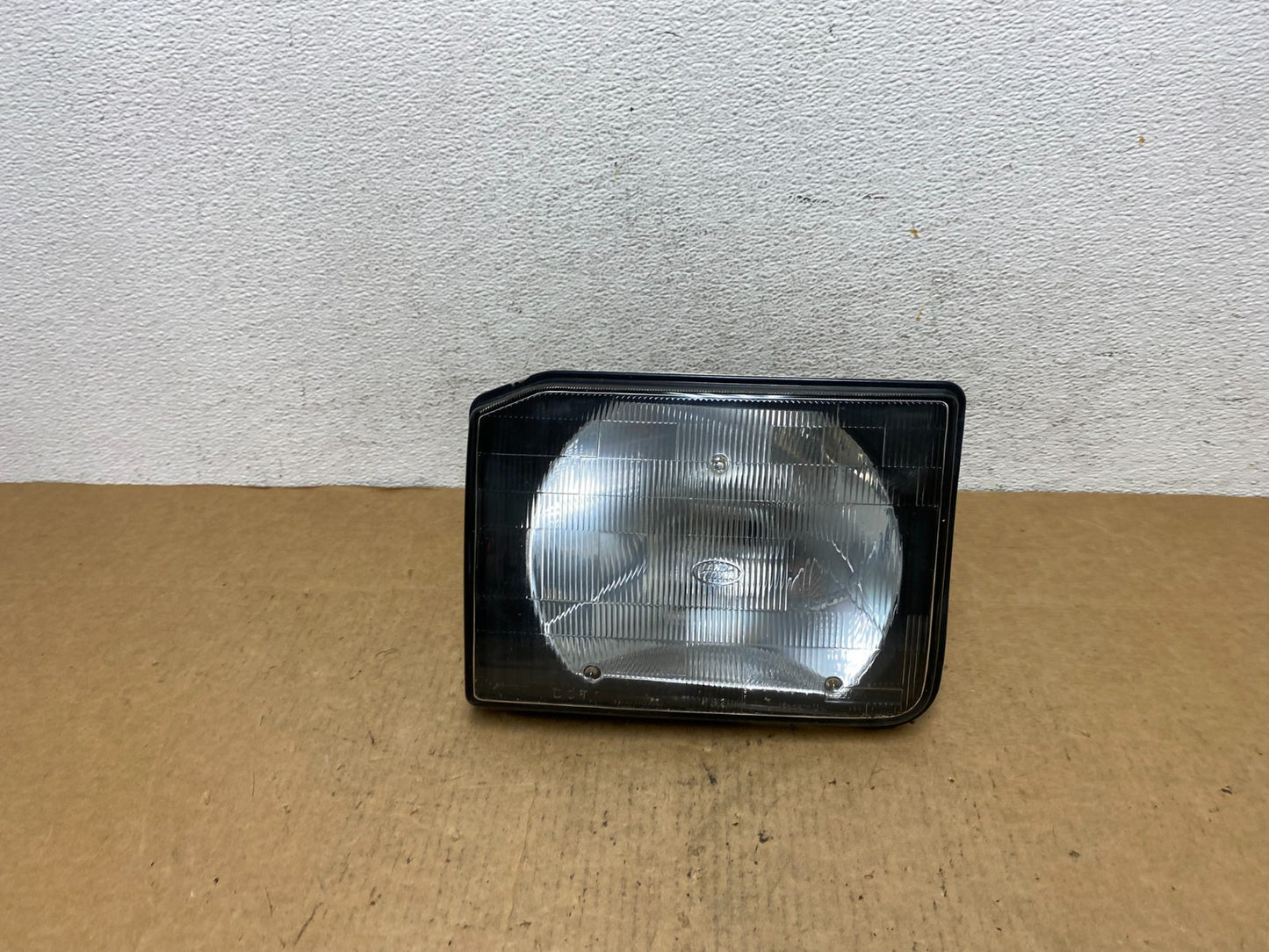 1999-2002 Land Rover Discovery Left Driver Side Halogen Headlight AD4705 DG0