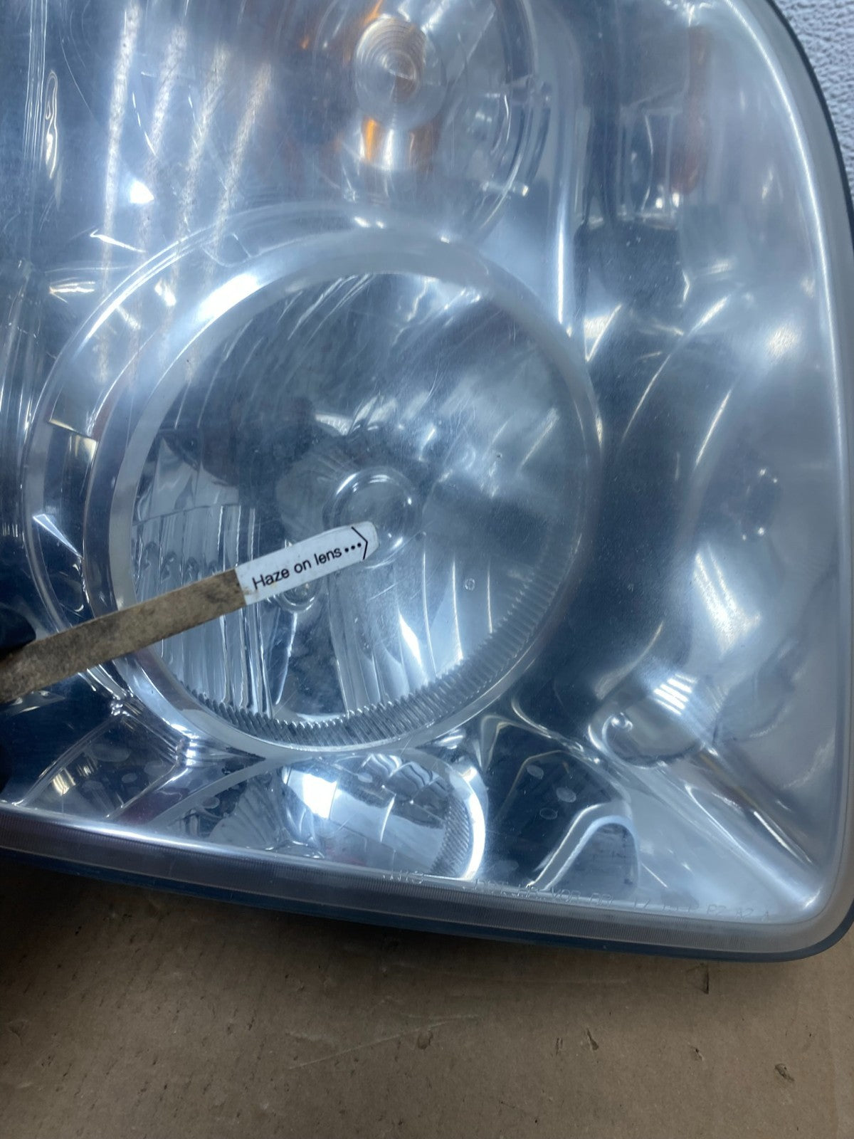2007-2014 GMC Yukon Halogen Headlight Right Passenger Side AD7932 DW4