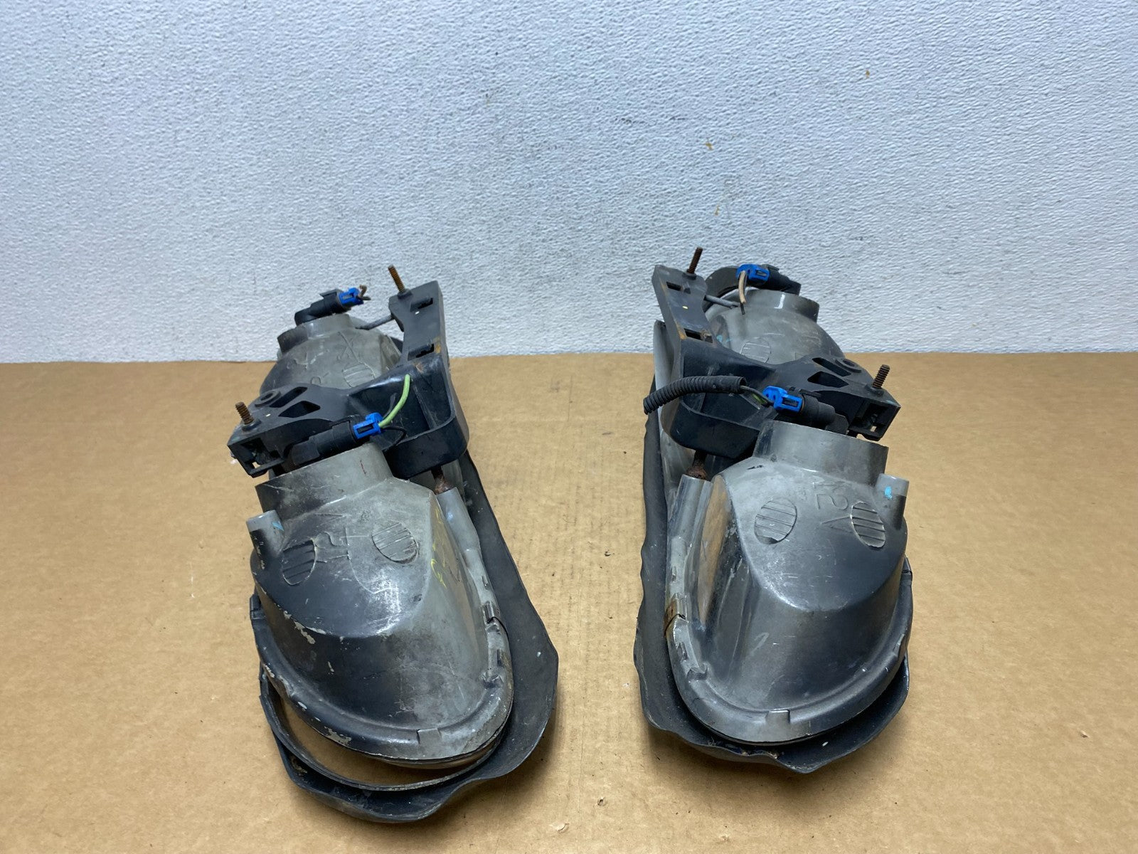 1998 to 2002 Chevrolet Camaro Pair Left and Right Headlights ad4504 DG10