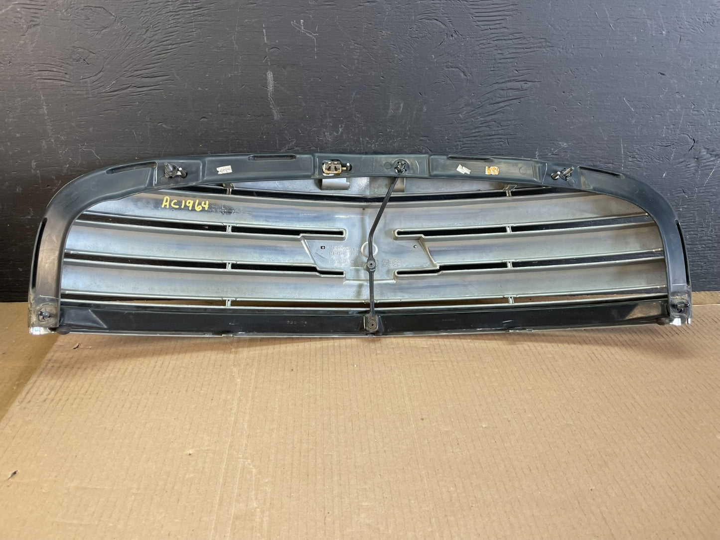 2006 to 2011 Chevrolet HHR Front Upper Grill Grille AC1963 DG4
