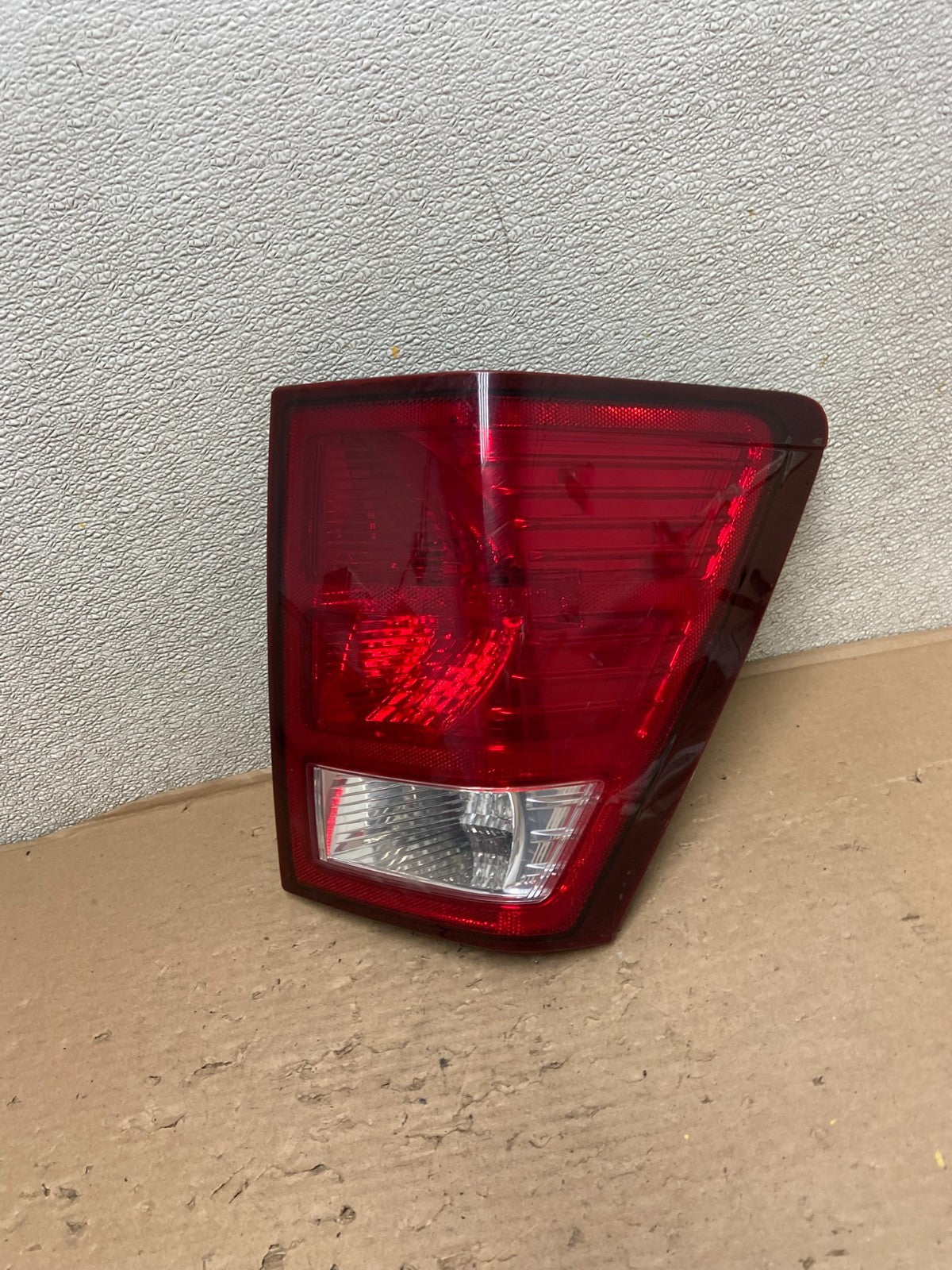 2007 to 2010 Jeep Grand Cherokee Right Passenger Side Tail Light AB0811 LK0