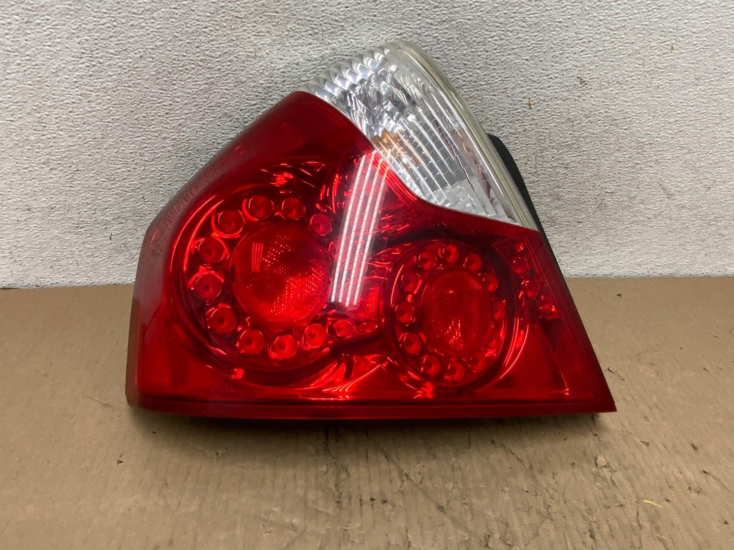 2006 2007 Infiniti M35 M35X M45 Left Driver LH Side Tail Light AG8084 LK0
