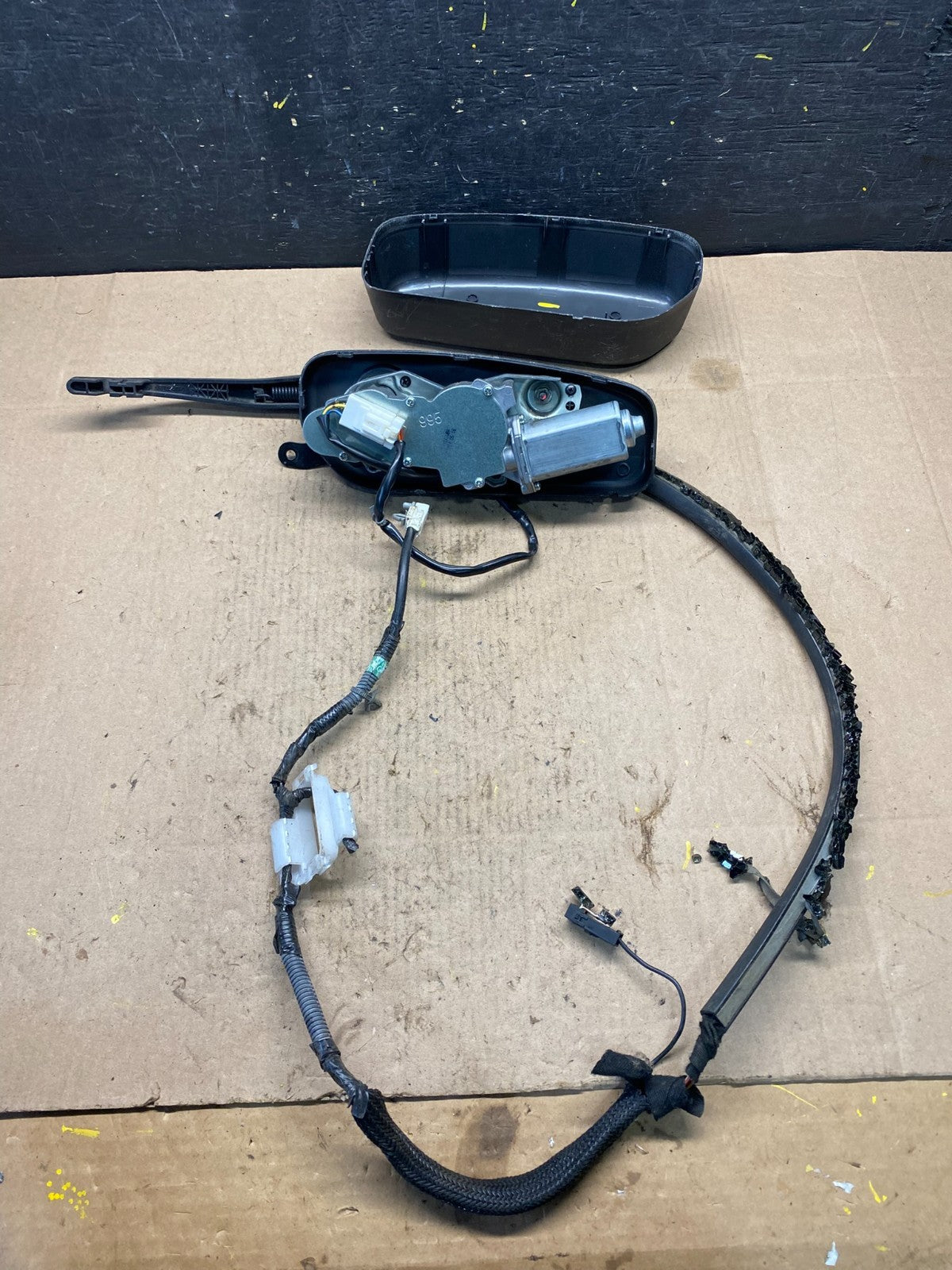 2005-2012 Nissan Pathfinder Back Door Rear Wiper Motor Wiper Blade R6525 DG6