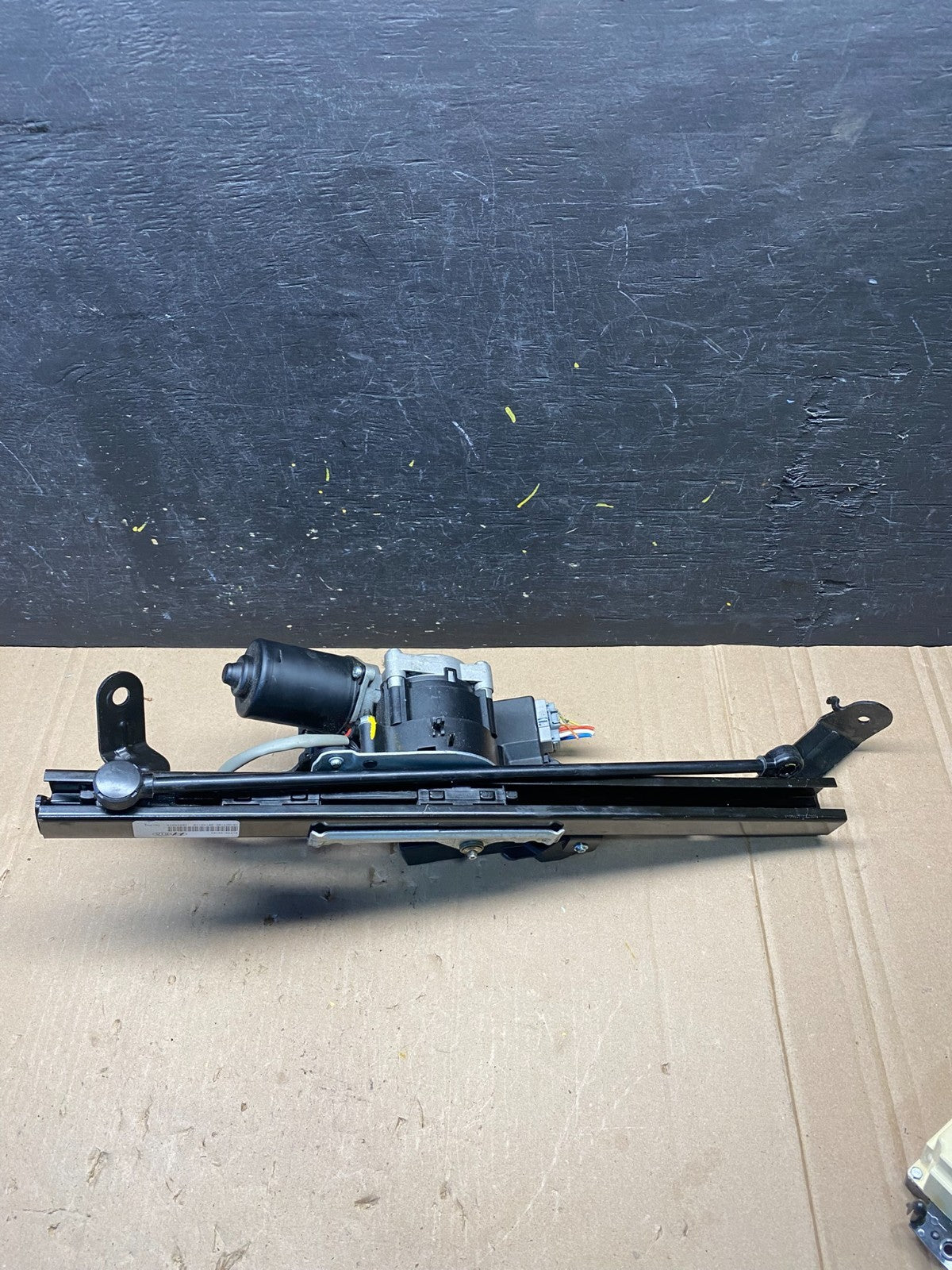 2006 - 2012 Hyundai Entourage Power Trunk Motor Assembly 81770-4D101 R8830 DG5