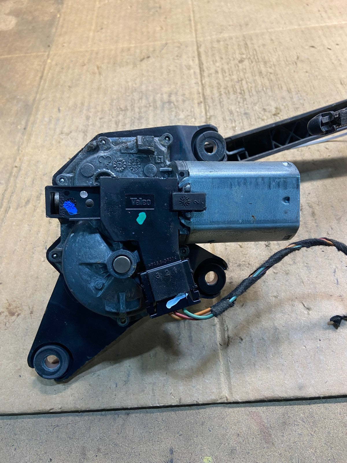 2004 to 2007 Dodge Grand Caravan Rear Wiper Motor Y7350 PS4