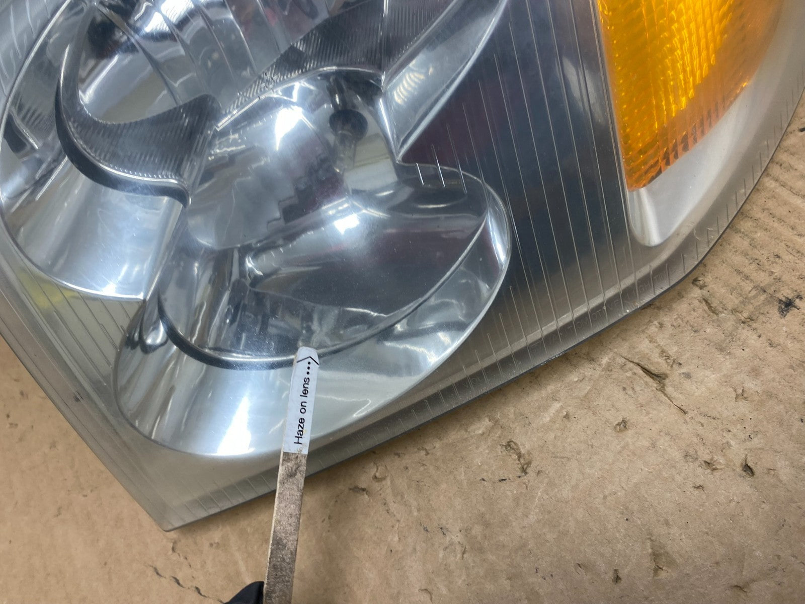 2002 to 2009 Gmc Envoy Left Driver Lh Side Headlight Halogen AC8151 DW4