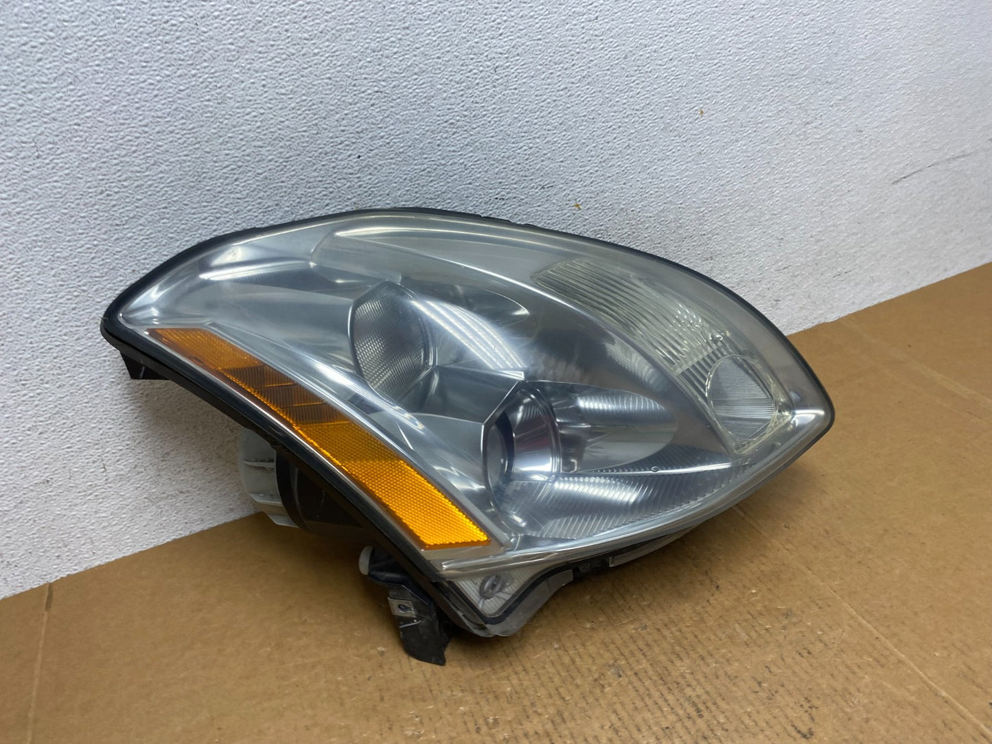 2004 2005 2006 Nissan Maxima Right Passenger Side Headlight Xenon HID AD9334 DW2