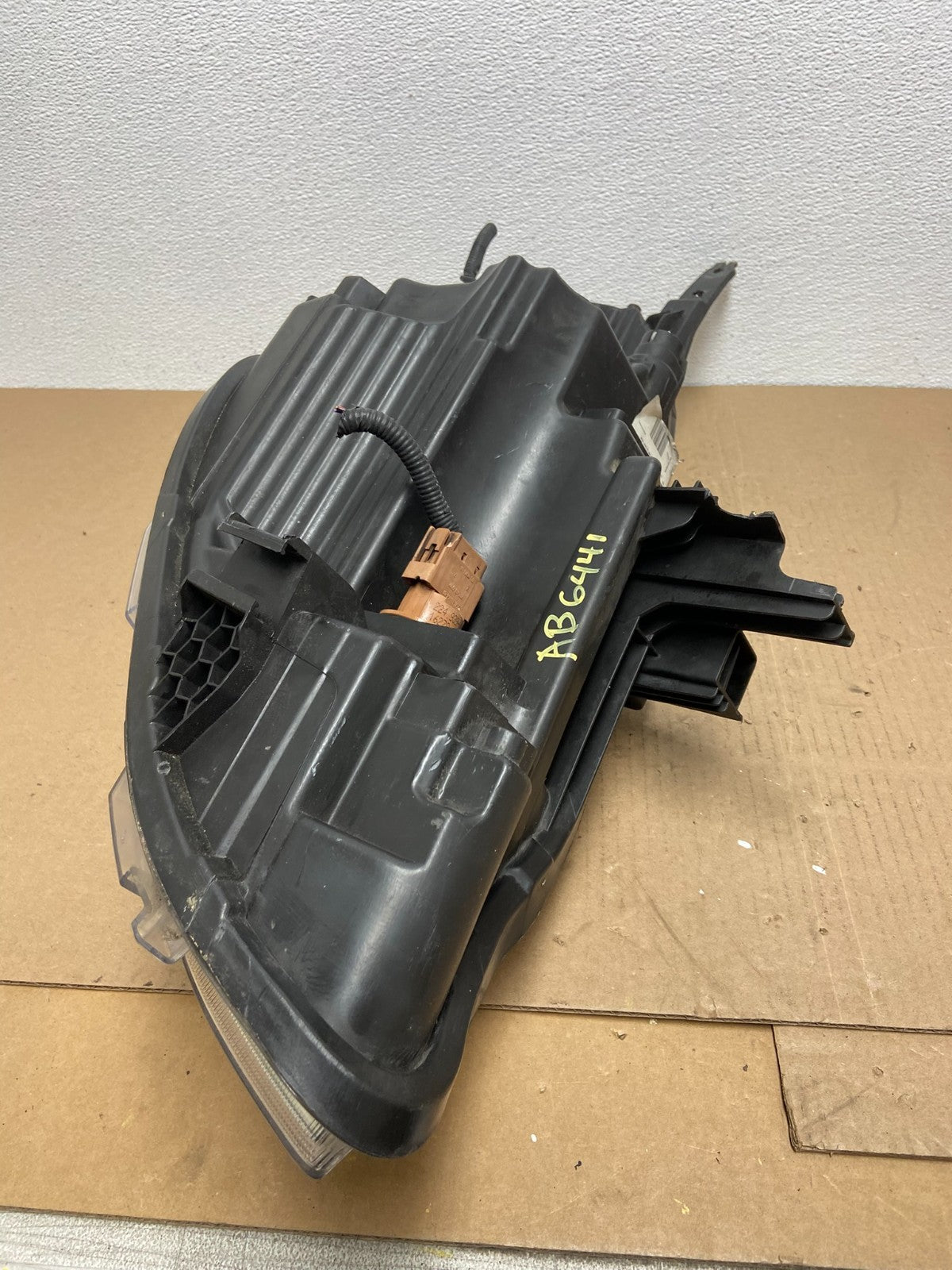 2015 to 2019 Nissan Versa Headlight Left Driver Lh Side Oem AB6441 DW7