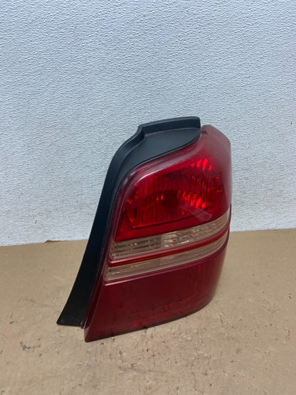 2001 2002 2003 Toyota Highlander Right Passenger RH Tail Light AG43342