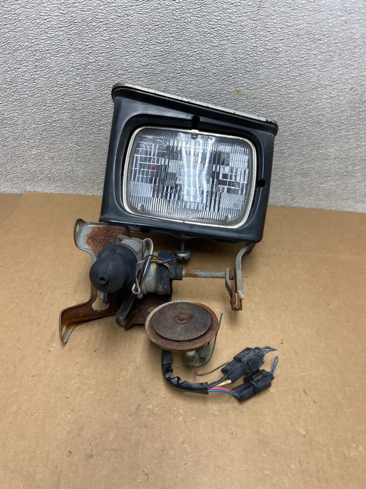 1983 - 1989 Mitsubishi Starion Left Driver LH Headlight Oem Z6667 DG0
