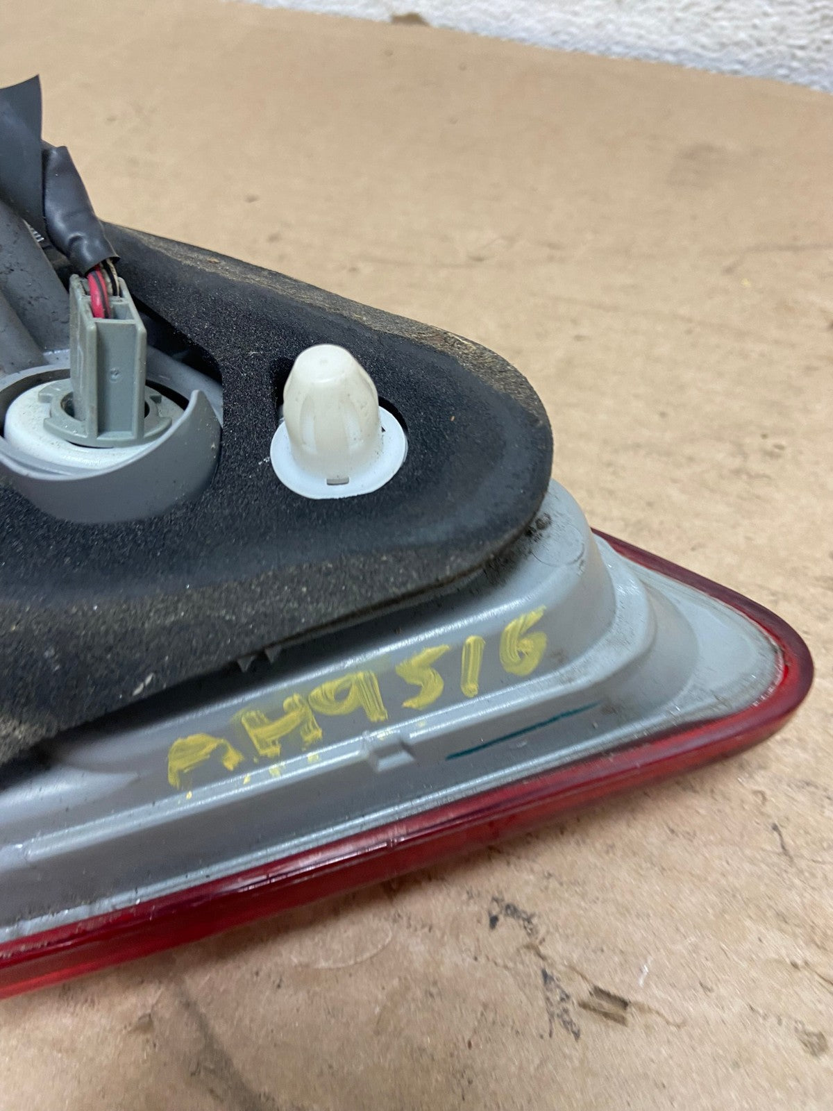 2010 - 2011 Toyota Camry Right Passenger RH Side Inner Tail Light AH9516 LK6