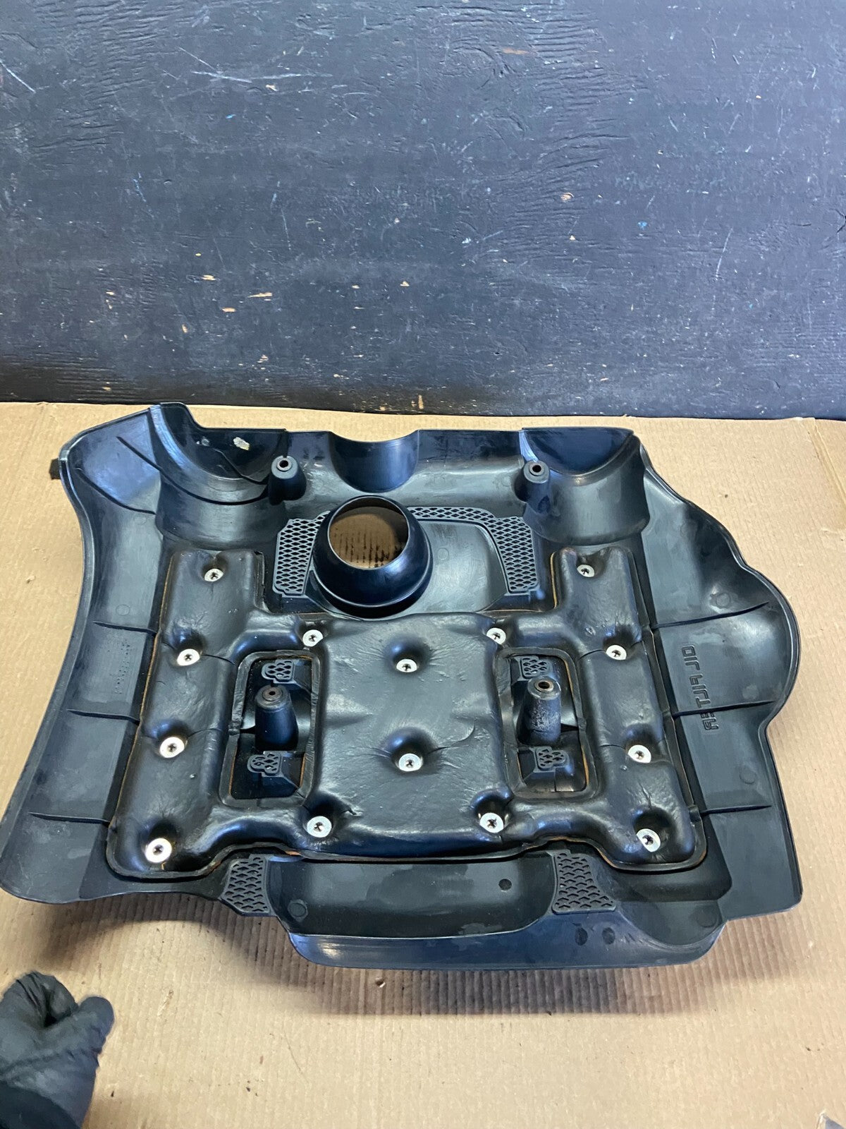 2006 to 2008 Kia Sedona V6 3.8L Engine Motor Cover N8266 PS4