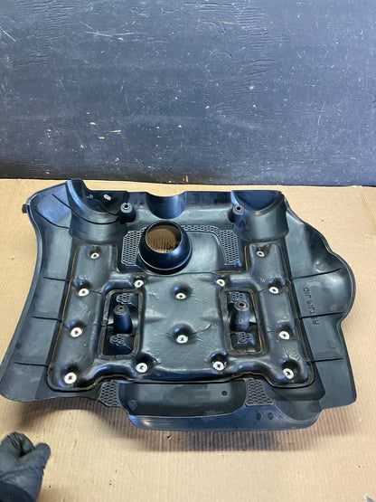 2006 to 2008 Kia Sedona V6 3.8L Engine Motor Cover N8266 PS4