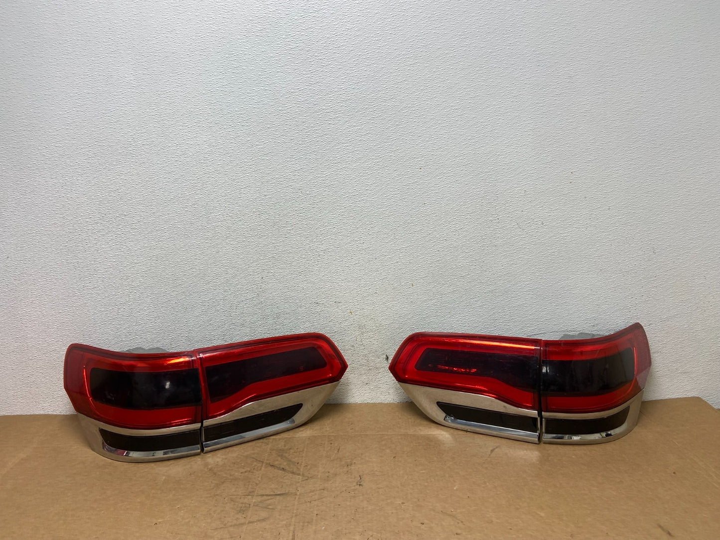 2014 - 2018 Jeep Grand Cherokee Left+Right Set Inner Tail Light AD6362 DG0