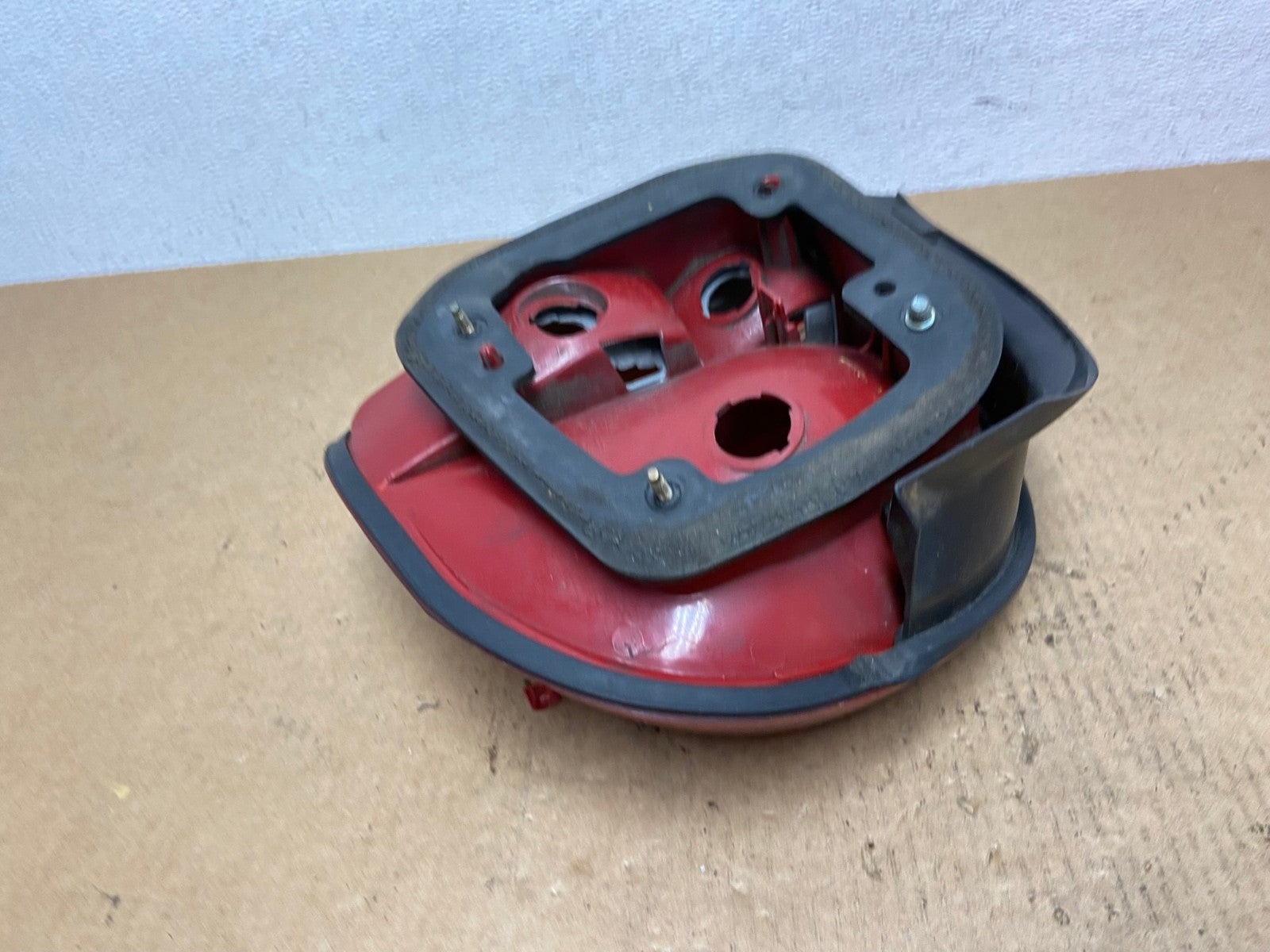1999 2000 2001 Hyundai Sonata Left Driver Side Tail Light AC2978 LK9