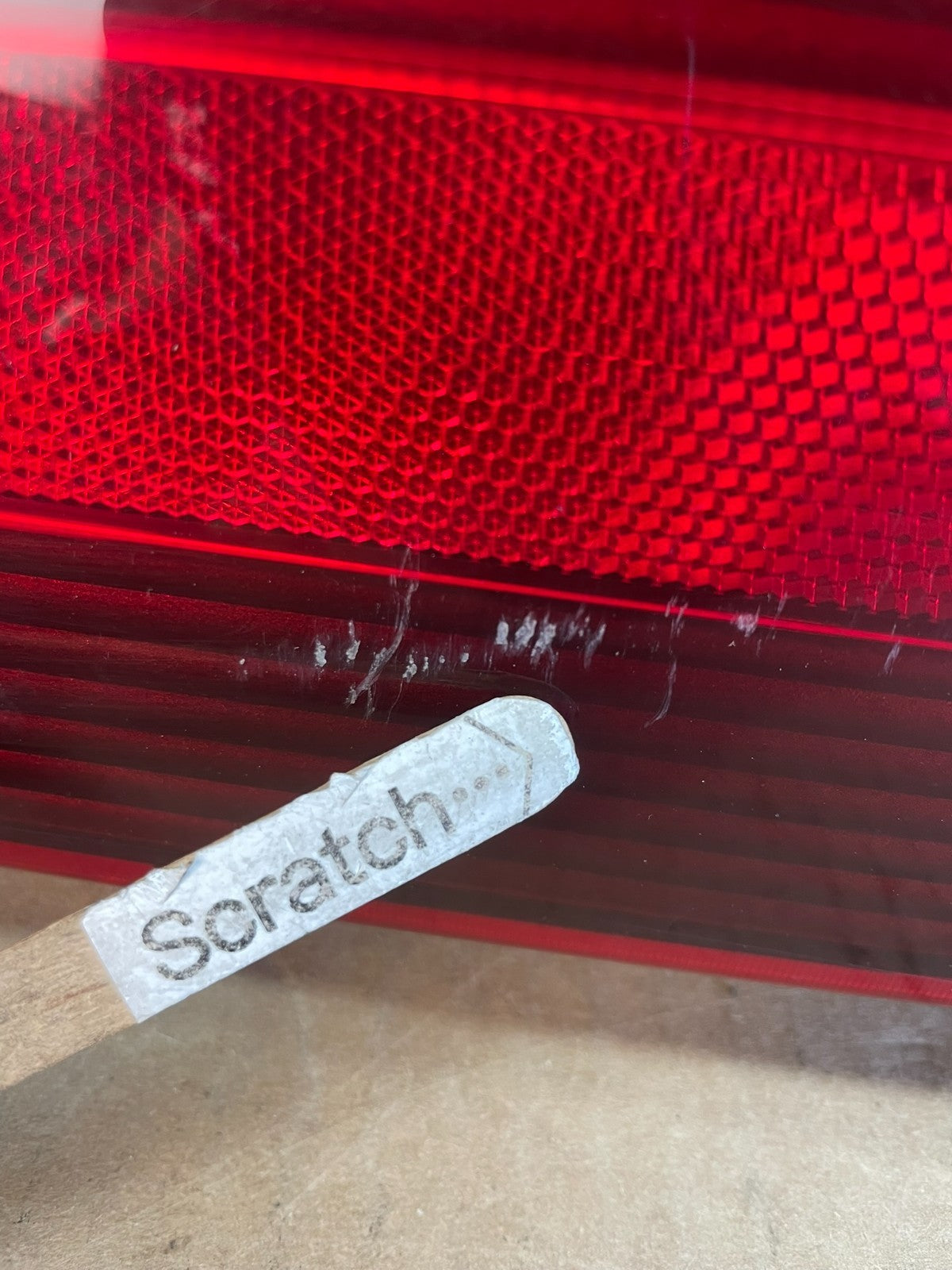 2003 2004 2005 Mercury Grand Marquis Trunk Lid Center Tail Light AD0102 DG3