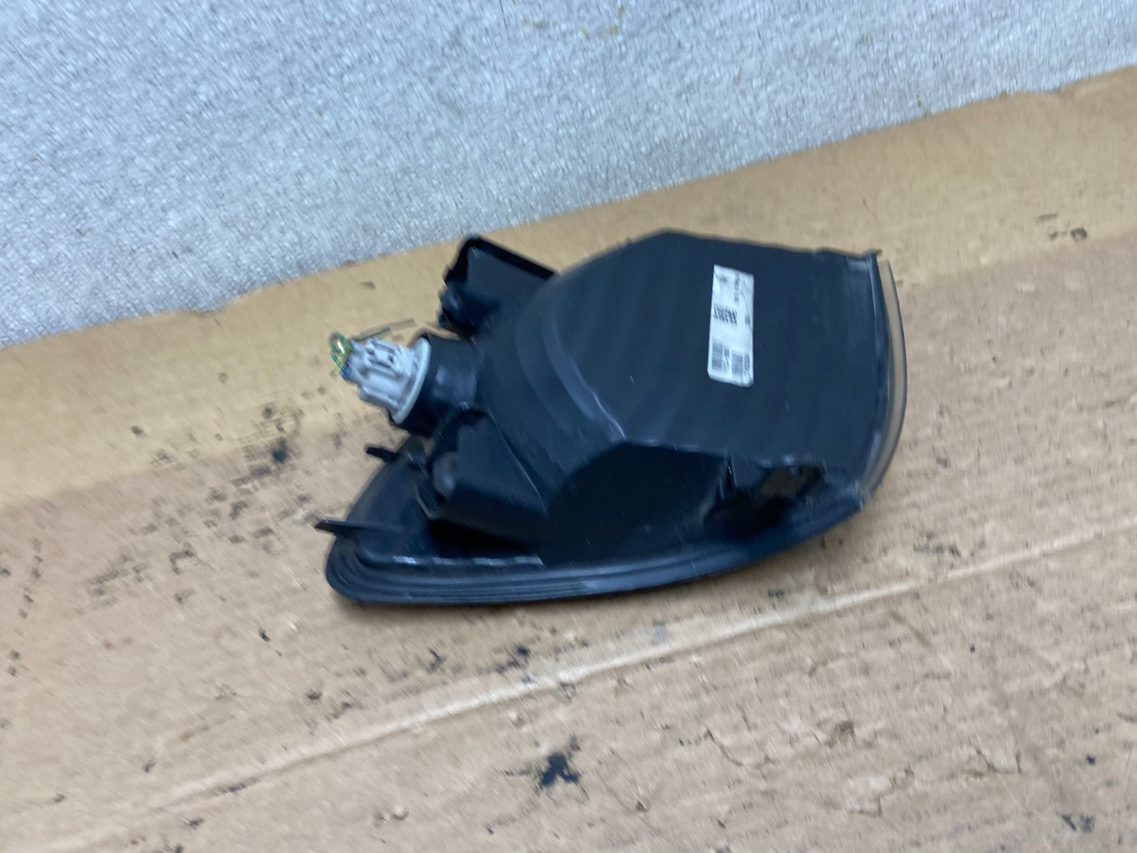 2001 to 2003 Toyota Sienna Turn Signal Right Passenger RH Lamp AB3380 DW5