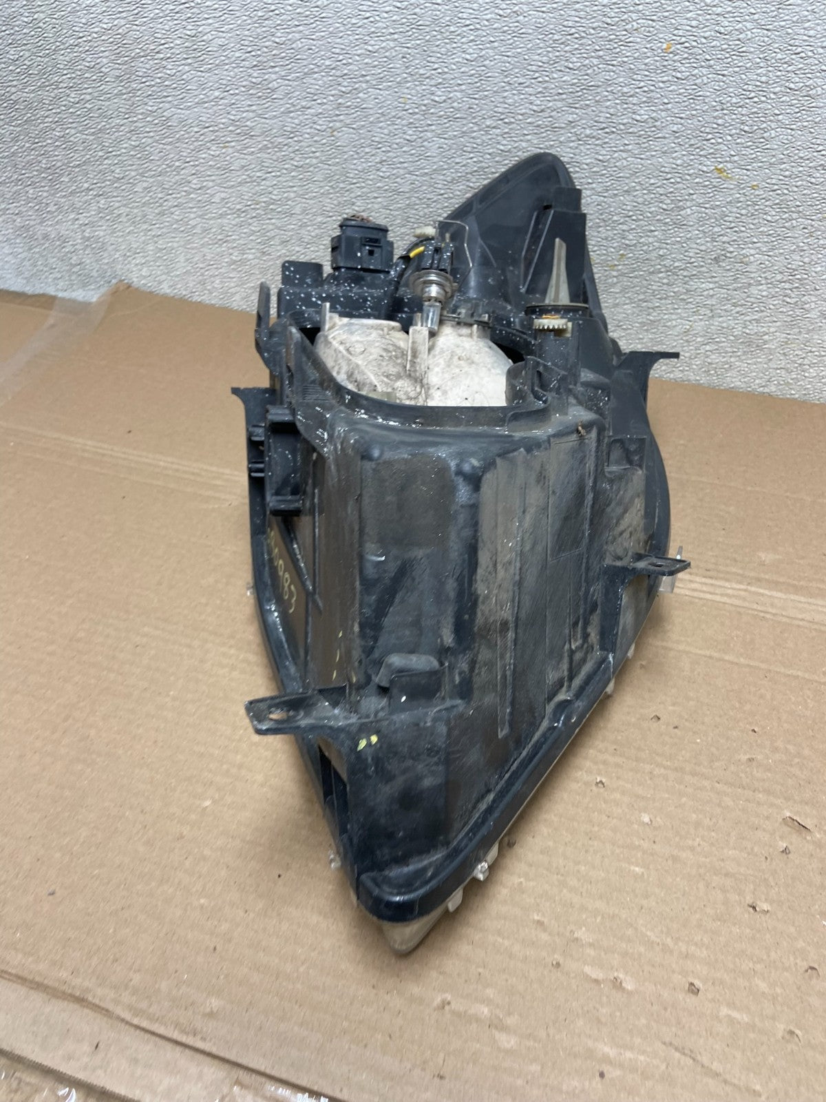 2007 to 2013 Mercedes Sprinter Headlight Left Driver Side Halogen Oem AB0983 DW10