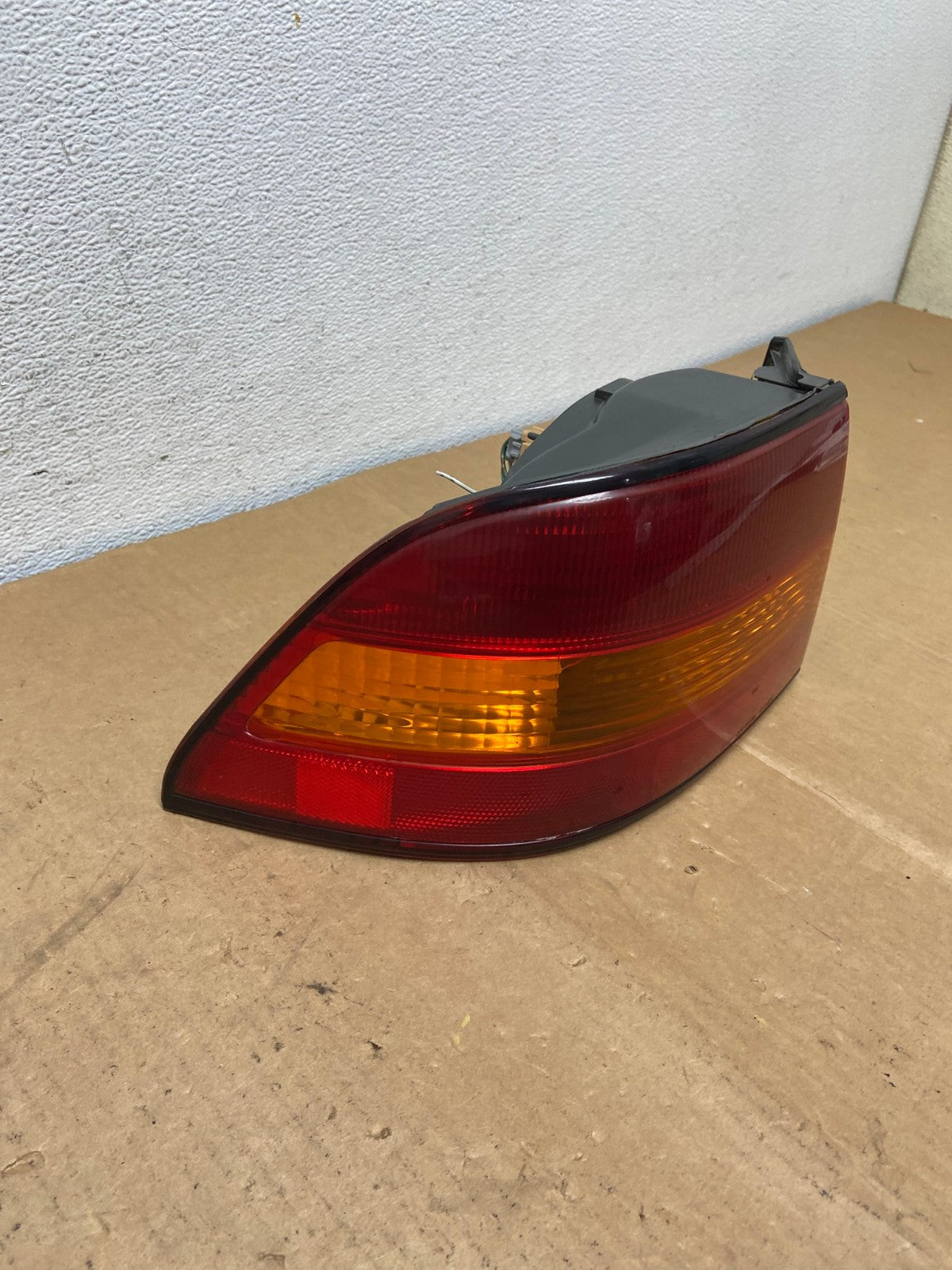 1997 1998 1999 Lexus ES300 Left Driver LH Side Tail Light AC8574 LK2