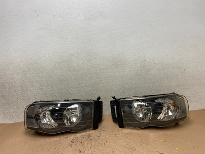 2002 to 2005 Dodge Ram Left+Right Side Halogen Headlights Y0503 DW0