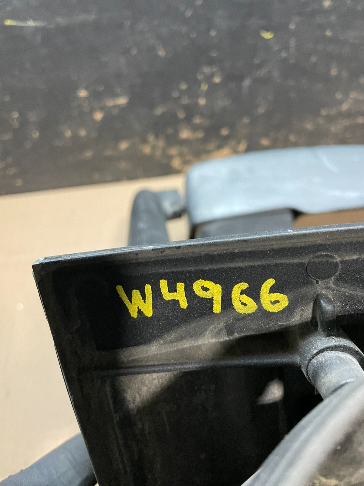 2005 Chevrolet Express Savana Right Passenger RH Side View Mirror W4966 MS5