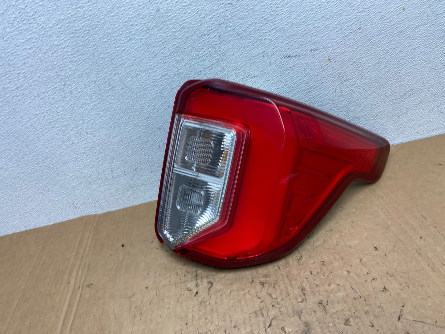 2020 2021 2022 2023 Ford Explorer Right Passenger Side Tail light AD3726 LK0