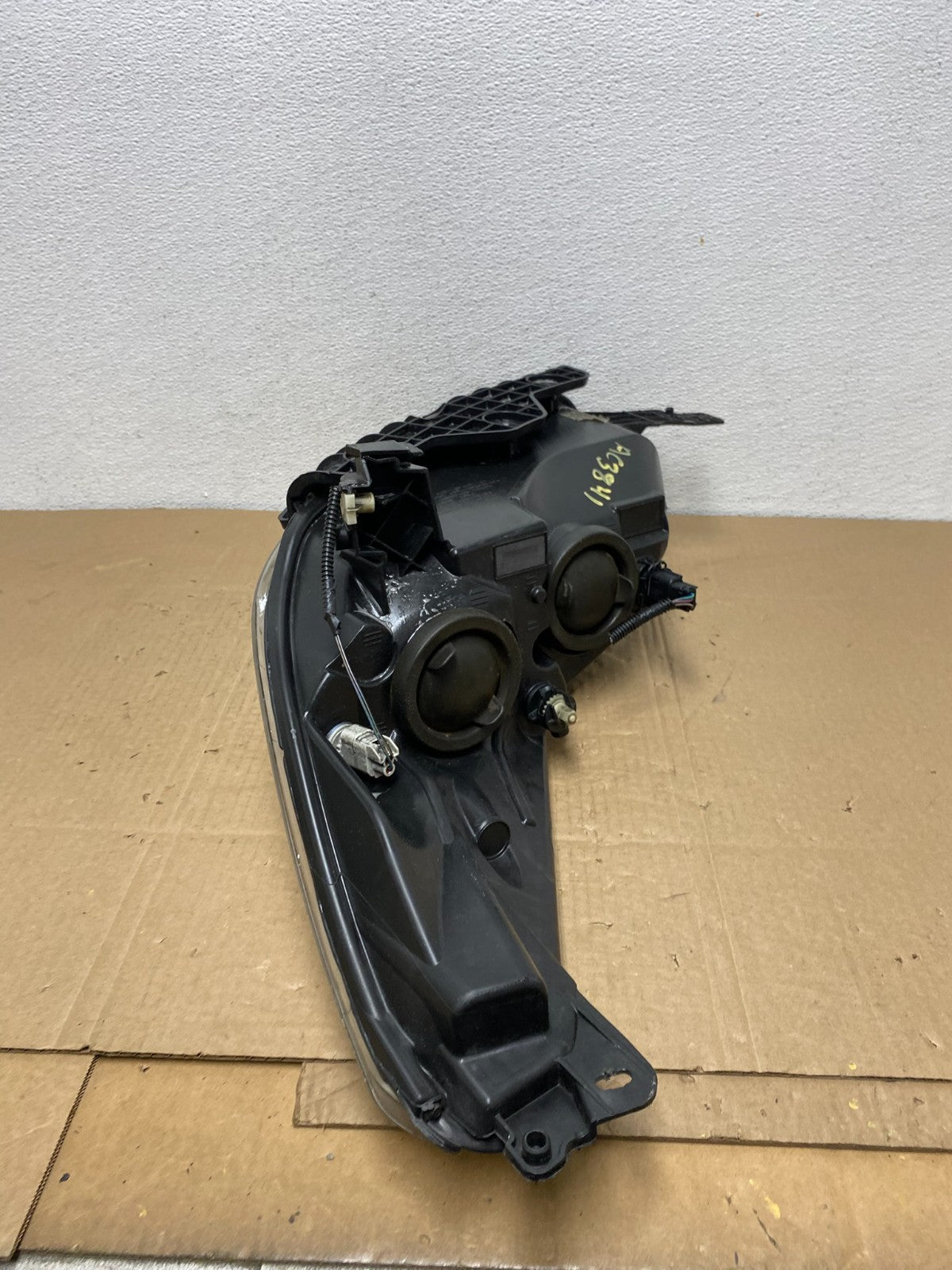 2013 - 2016 Ford Escape Headlight Right Passenger RH Side Halogen AC3841 DW7