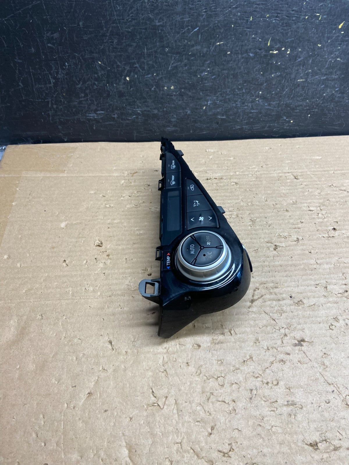 2015 2016 2017 Toyota Prius C A/C Heater Climate Control Unit Switch ag8545 DG1