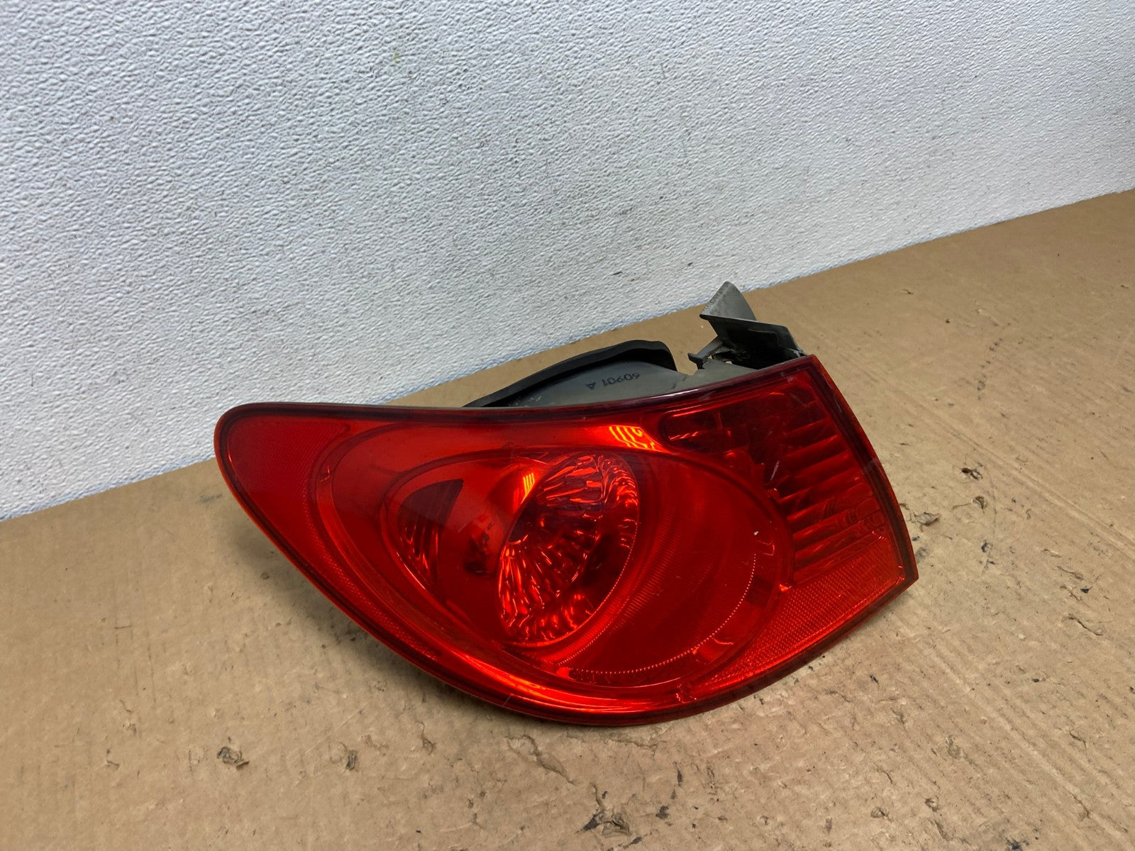 2007 to 2010 Hyundai Elantra Sedan Left Driver Side Tail Light AC8292 LK2