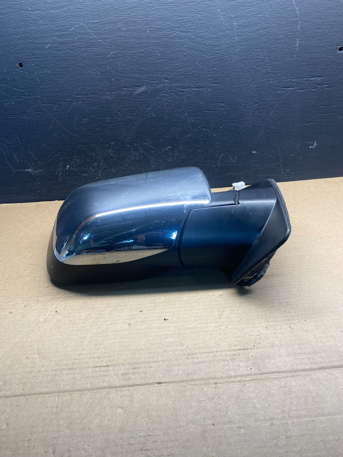 2004 to 2015 Nissan Armada Right Passenger Door Mirror AC4530 DW2