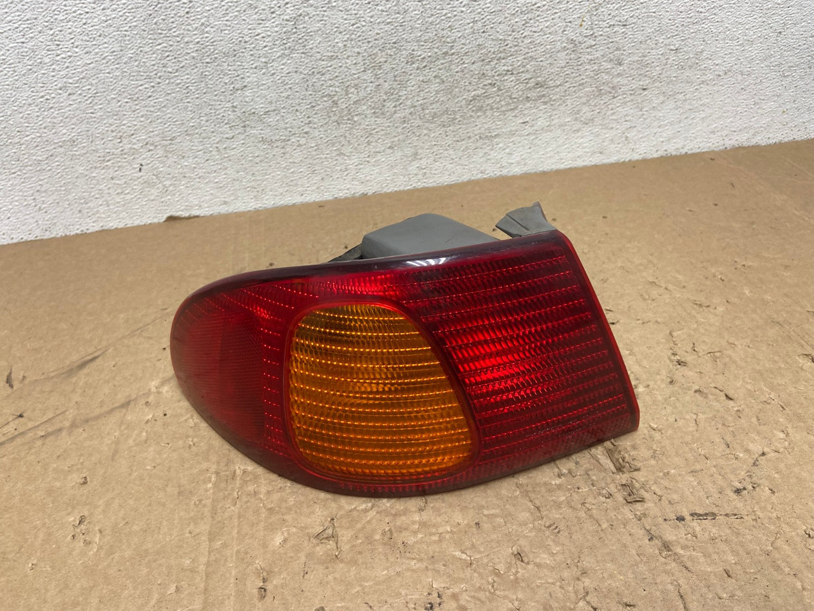 1998 1999 2000 Toyota Corolla Left Driver Lh Side Tail light AG1346 LK0