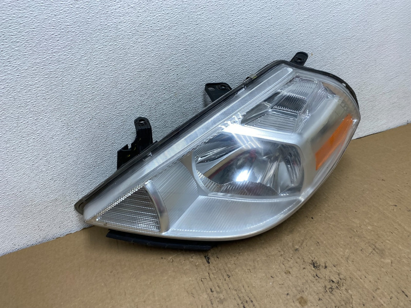 2008 to 2012 Nissan Versa Headlight Halogen Left Driver Lh Side AG2446 DW2