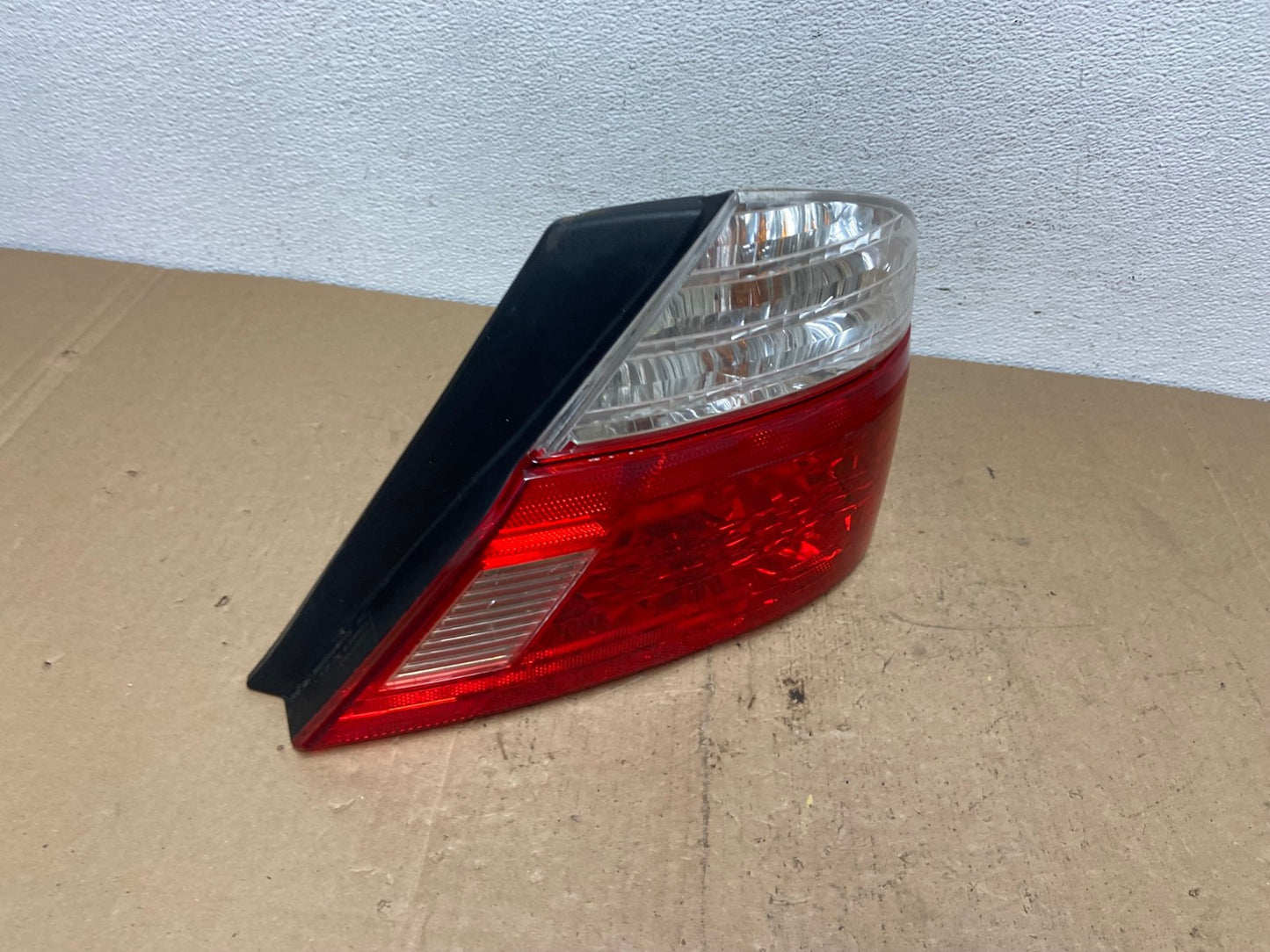 2003 to 2004 Toyota Avalon Right Passenger RH Side Tail Light AC5911 LK2