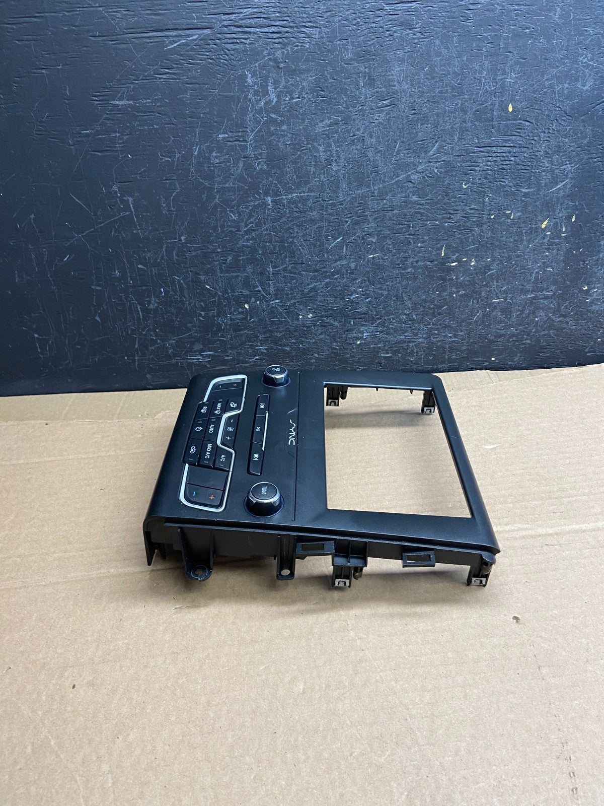 2017 to 2020 Ford Fusion Radio Climate Control A/C Control AF2428 DG2