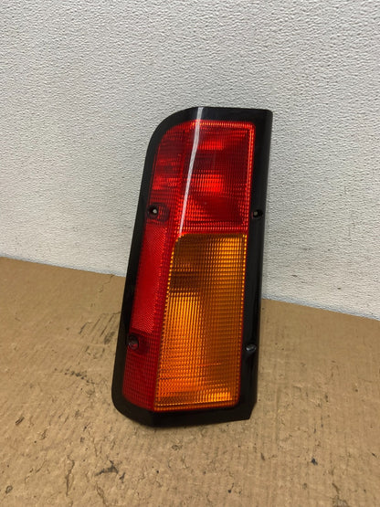 2003 - 2004 Land Rover Discovery 2 Left Driver Lh Side Tail Light AC8236 DG0