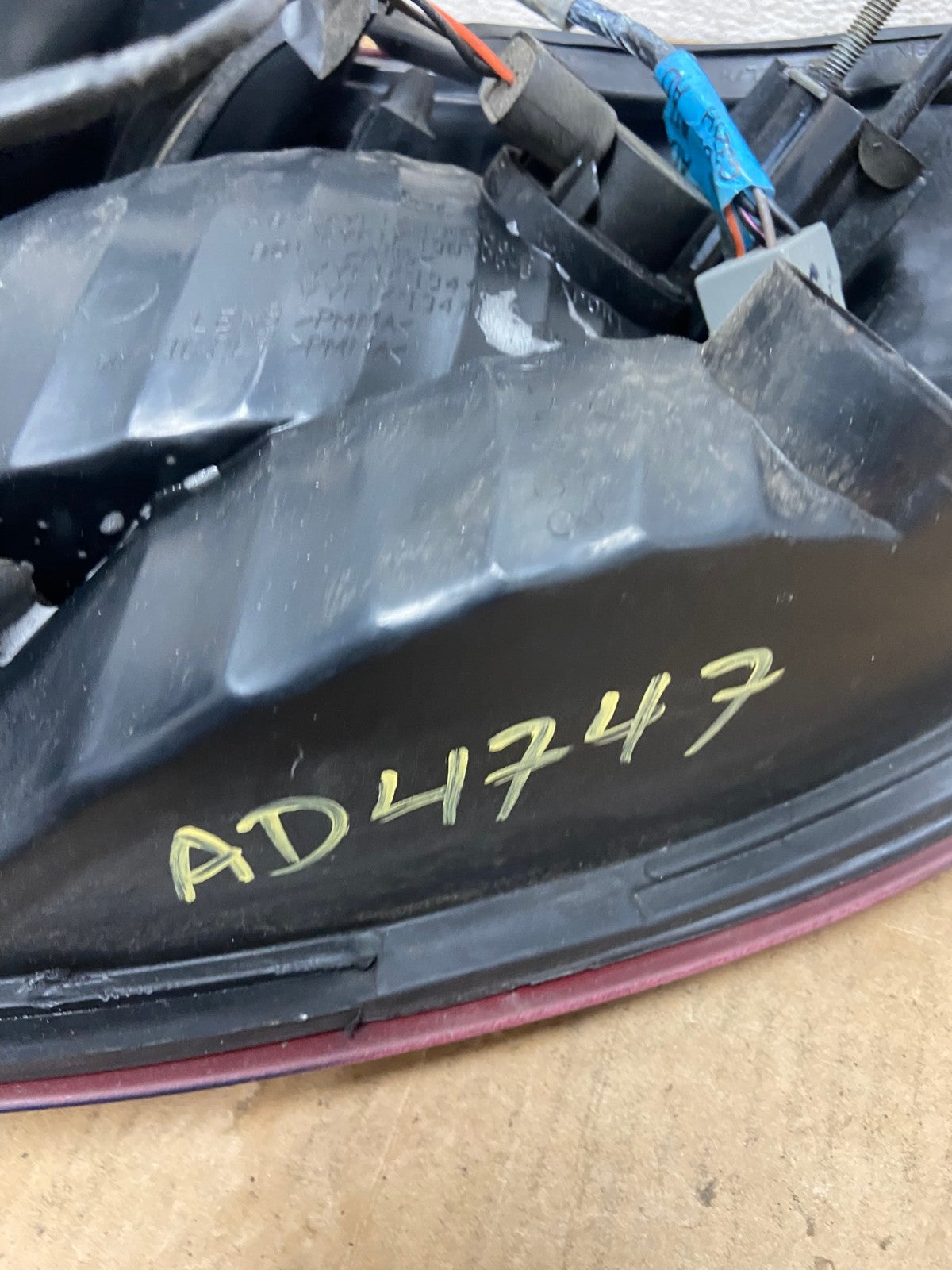2000 2001 2002 2003 Ford Taurus Left Driver Lh Side Tail Light AD4747 LK7