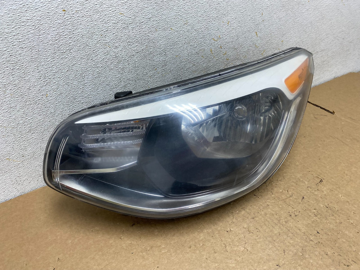 2014 - 2018 Kia Soul Left Driver LH Halogen Headlight AI3593 DW2