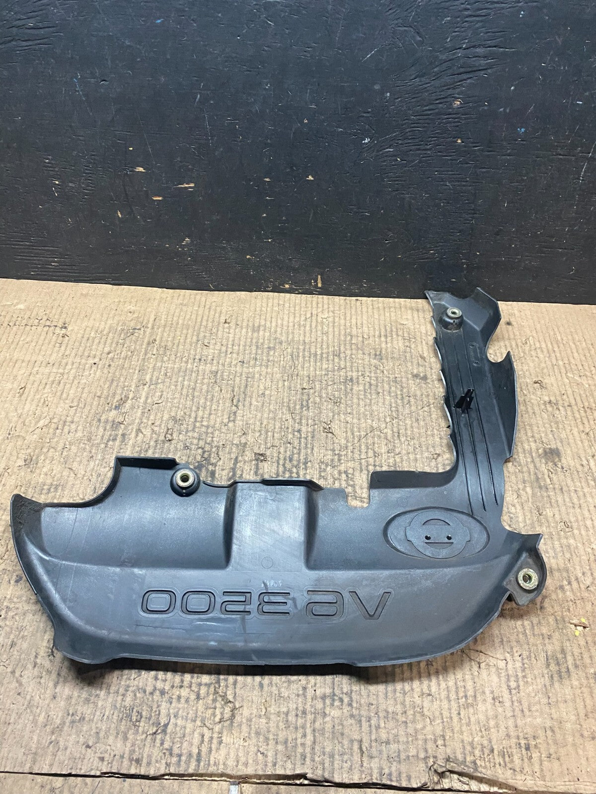 2001 to 2004 Nissan Pathfinder Engine Cover Ornament N2005 DG4