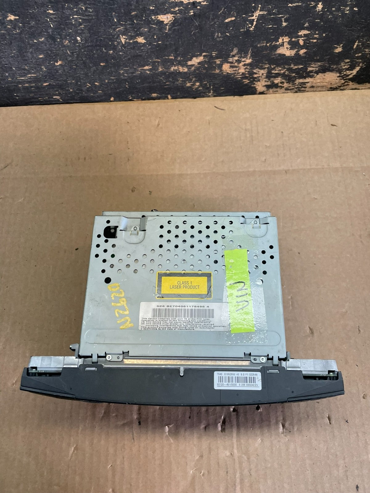 2003-2006 Mercedes Benz W211 E350 E500 Radio Screen Navigation Display AB3040 DG5