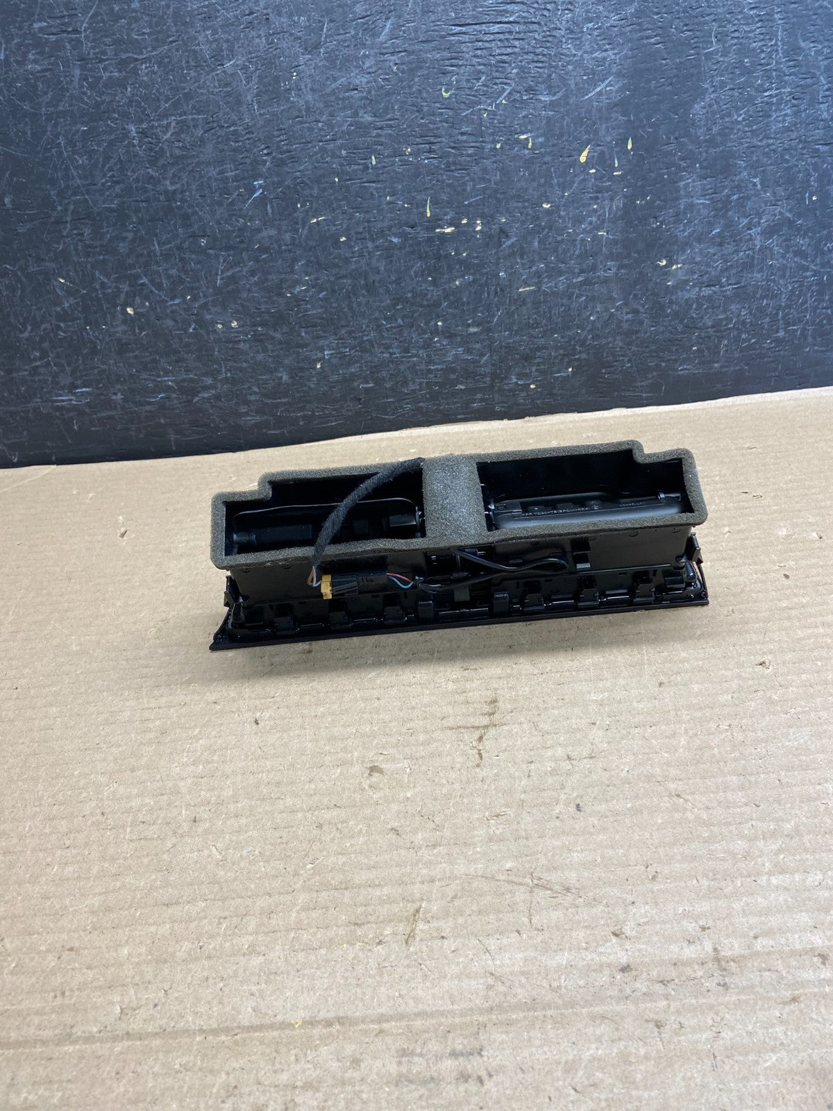 2009 to 2012 Audi A4 Center Dashboard Air Vent AH3551 DG3