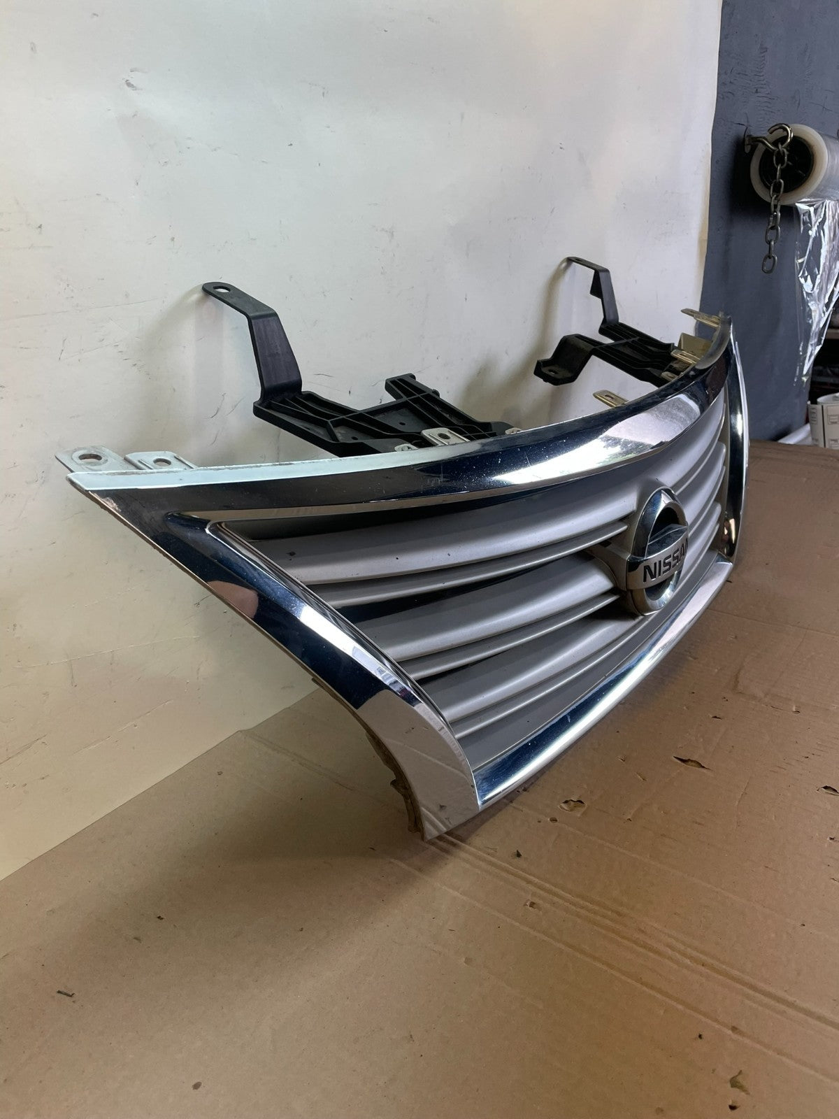 2013 to 2015 Nissan Sentra Front Upper Chrome Grill Grille ag7689 DG2