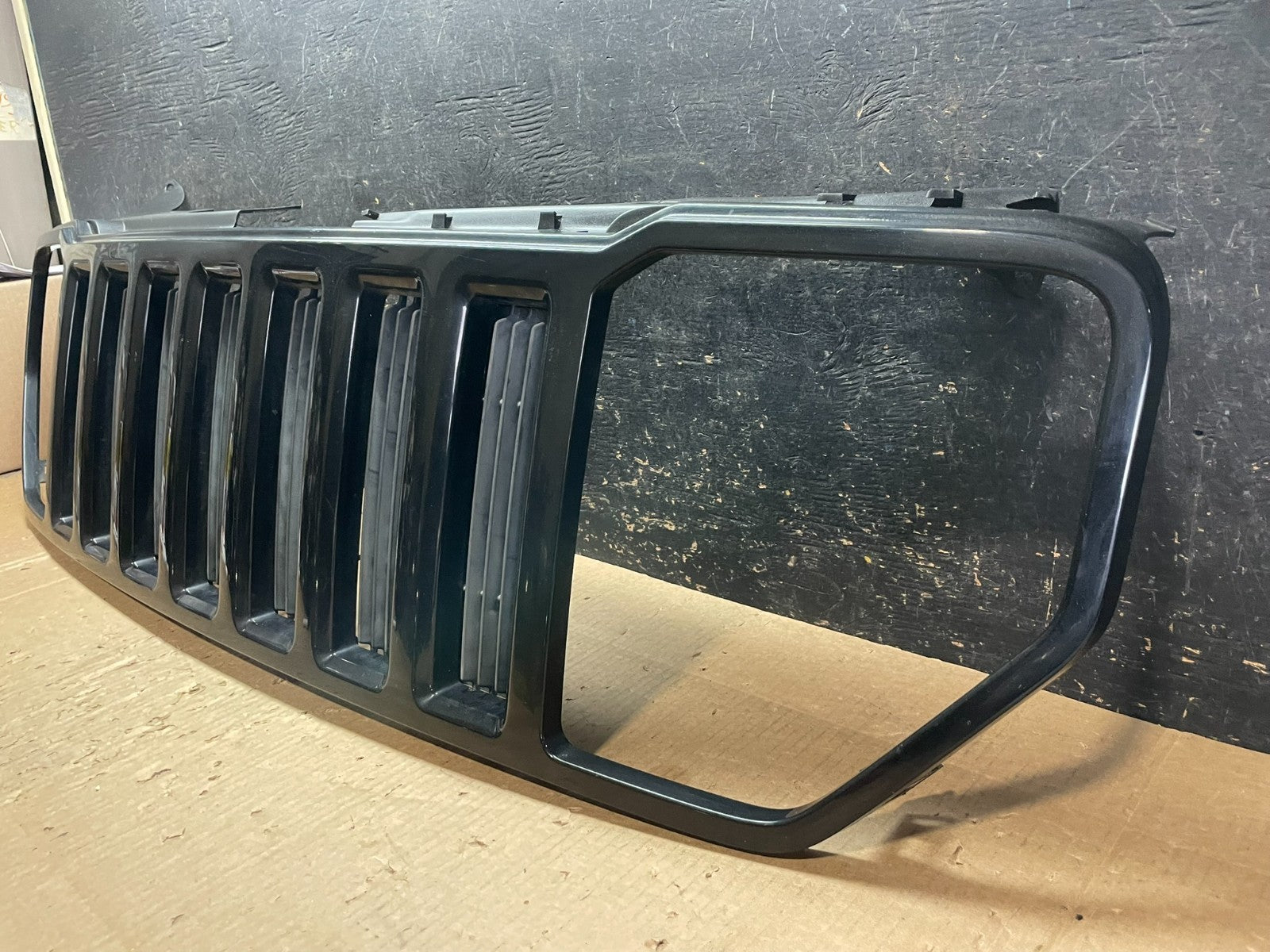 2008 2009 2010 2011 2012 Jeep Liberty Front Upper  Grill Grille OEM AB3165 DG2