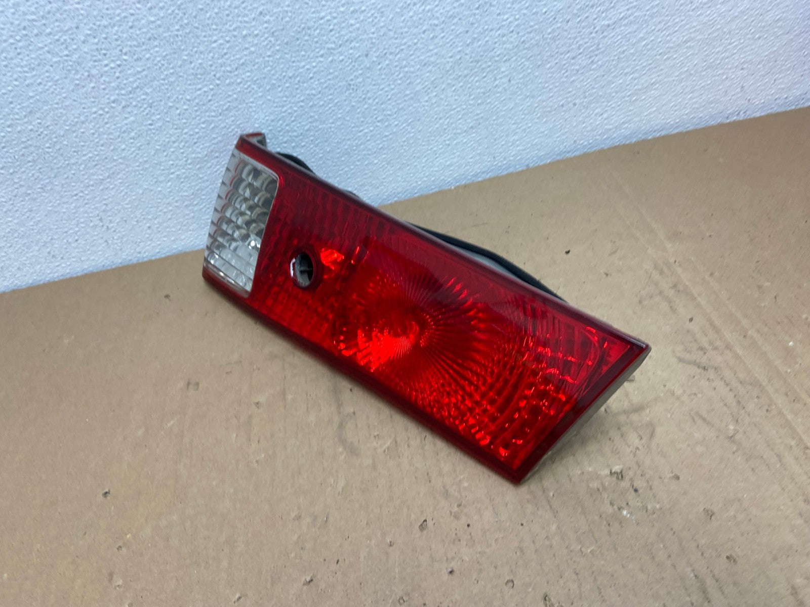 2000-2001 Toyota Camry Tail Light Right Passenger Rh Side Inner Oem AB6479 LK1