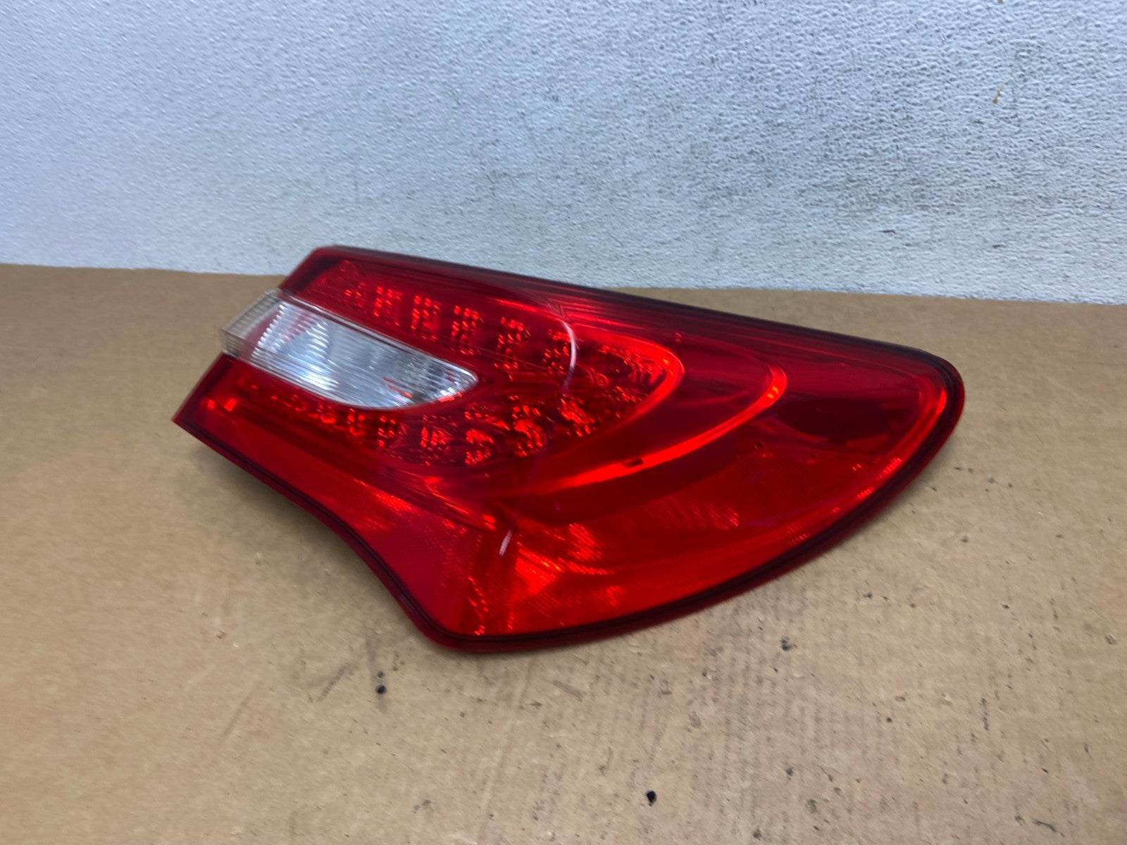 2011-2014 Chrysler 200 Sedan Right Passenger Side RH Tail Light AD4766 LK1