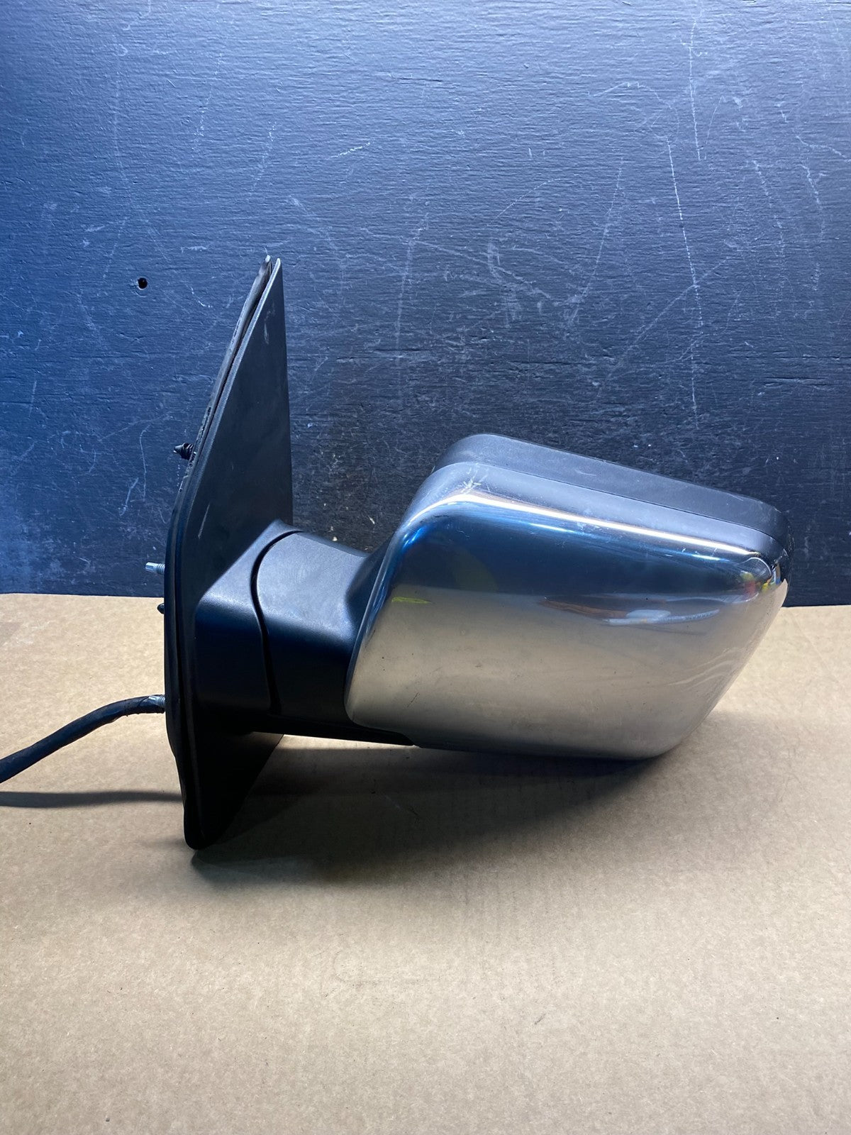 2008 to 2015 Nissan Armada Left Driver Side Turn Signal Mirror AG7165 DW0